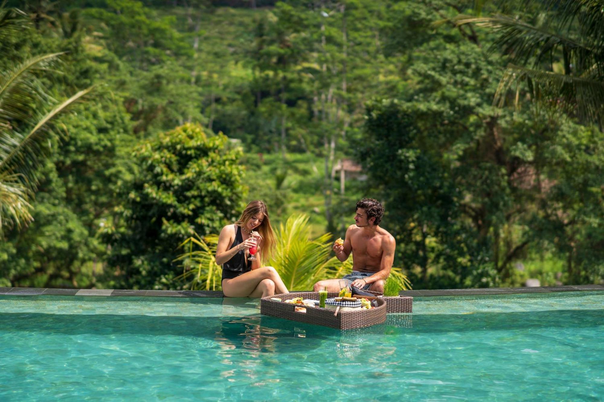 מלון Wapa Di Ume Sidemen מראה חיצוני תמונה Floating breakfast at Alila Ubud
